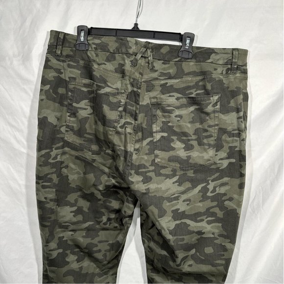 NEW‎ Good American [ Plus size 24 ] Good Waist Skinny Jeans in Camo Green - Picture 11 of 16